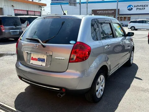 Mazda Verisa