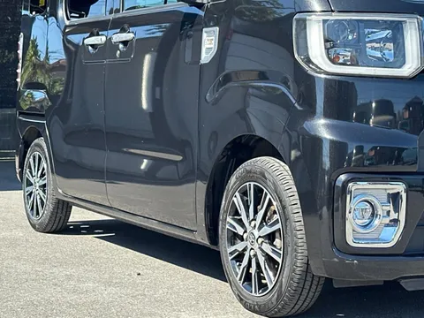 Toyota Pixis Mega