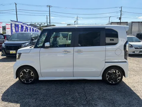 Honda N-BOX Custom