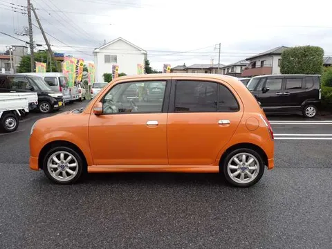 Daihatsu Mira Gino