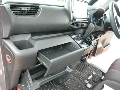 Mitsubishi eK X Space