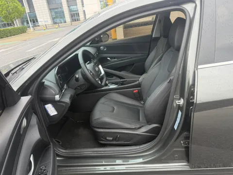 Hyundai Elantra (Avante)