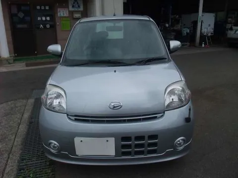 Daihatsu Esse