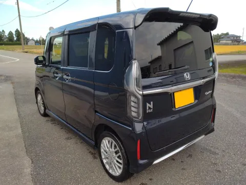 Honda N-BOX Custom