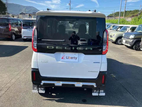 Mitsubishi Delica Mini