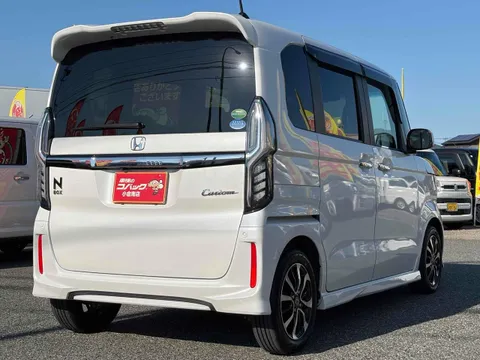 Honda N-BOX Custom