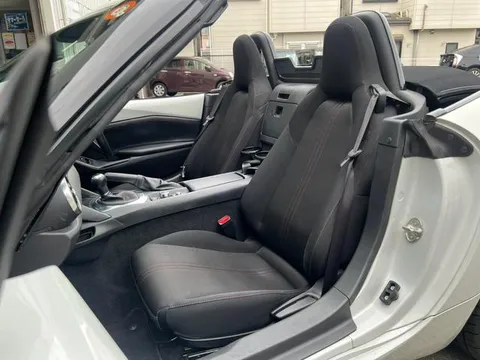 Mazda MX-5 (Roadster)