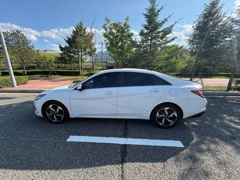 Hyundai Elantra (Avante)