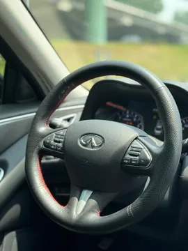Infiniti Q50L