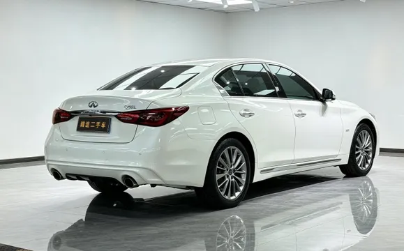 Infiniti Q50L