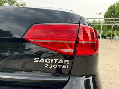 Volkswagen Sagitar