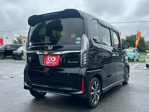 Honda N-BOX Custom