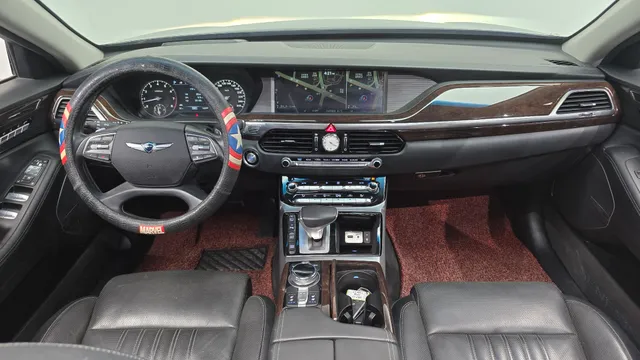 Genesis G90 (EQ900)