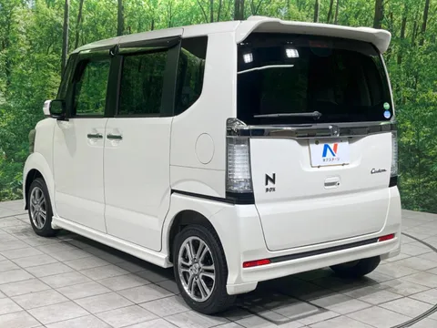 Honda N-BOX Custom