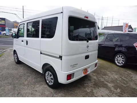 Nissan Clipper Van