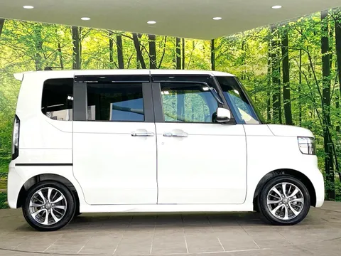 Honda N-BOX Custom