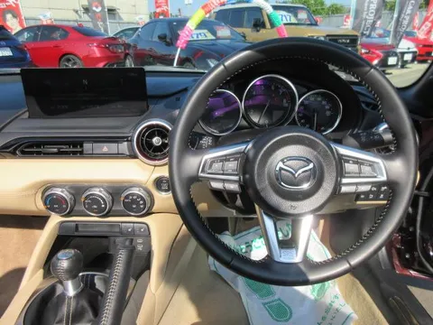 Mazda MX-5 (Roadster)