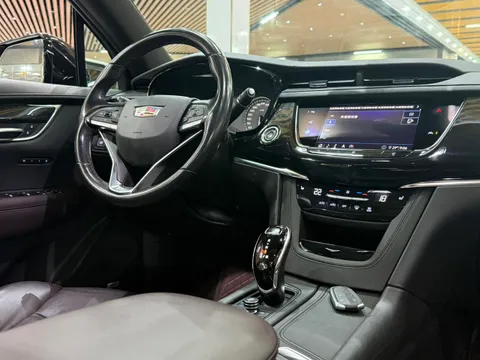 Cadillac XT6