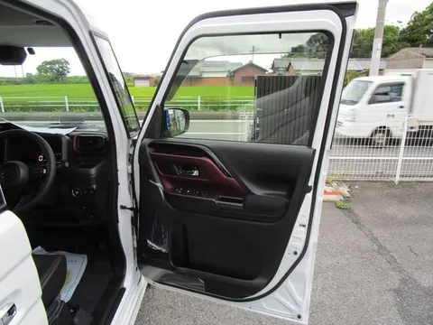 Suzuki Spacia Custom