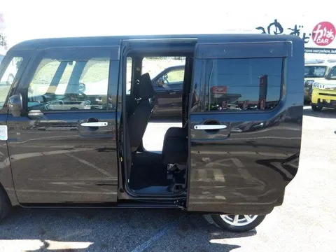 Toyota Pixis Mega