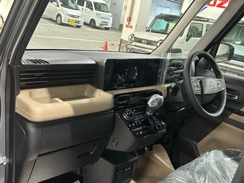 Mitsubishi Delica Mini
