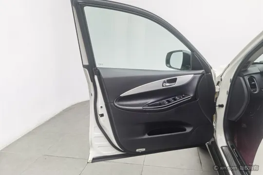 Infiniti QX50