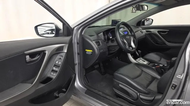 Hyundai Elantra (Avante)