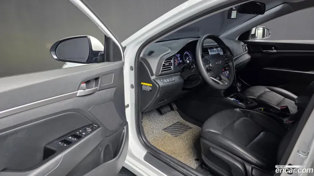 Hyundai Elantra (Avante)