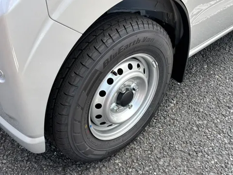 Mitsubishi Minicab Van