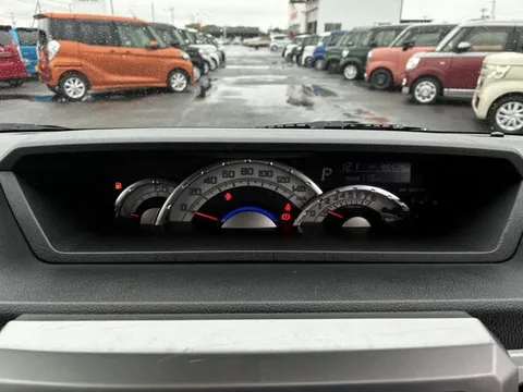 Toyota Pixis Mega