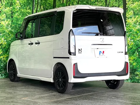 Honda N-BOX Custom