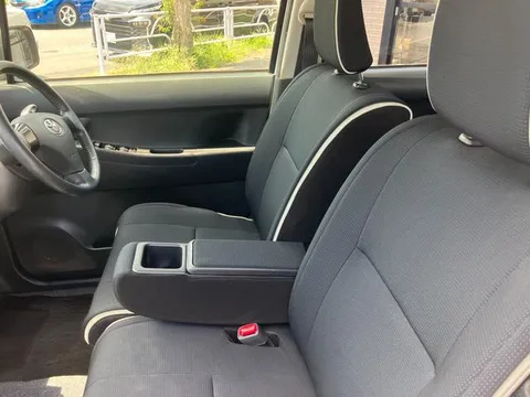 Toyota Pixis Space