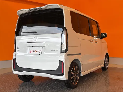 Honda N-BOX Custom