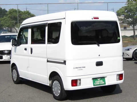 Mitsubishi Minicab Van