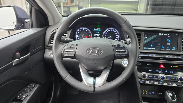 Hyundai Elantra (Avante)