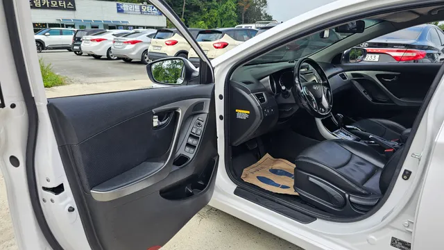 Hyundai Elantra (Avante)