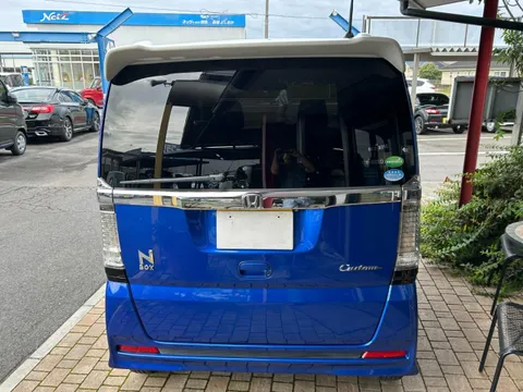 Honda N-BOX Custom