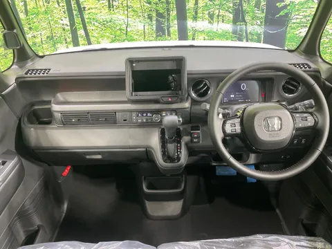 Honda N-BOX Custom