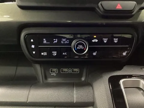 Honda N-WGN Custom