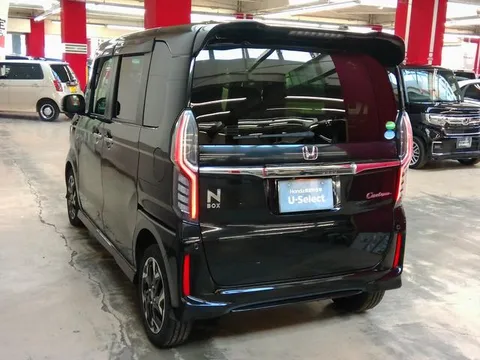 Honda N-BOX Custom