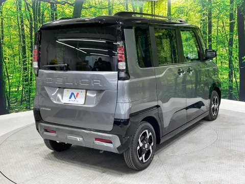Mitsubishi Delica Mini