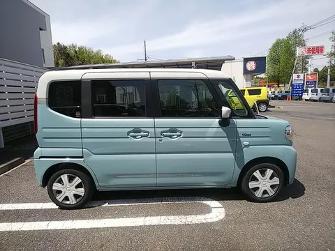 Suzuki Spacia