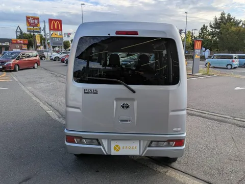 Toyota Pixis Van