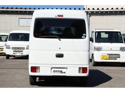 Mitsubishi Minicab Van