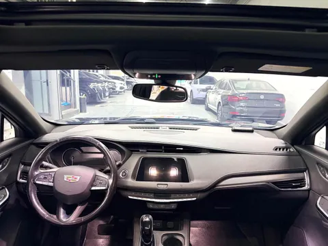 Cadillac XT4