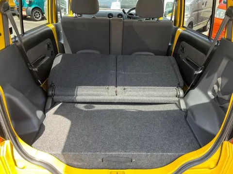 Daihatsu Naked
