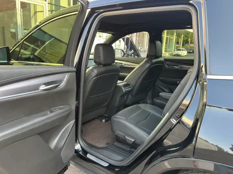 Cadillac XT6