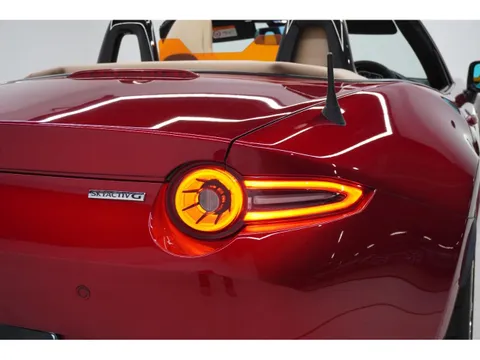 Mazda MX-5 (Roadster)