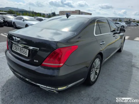 Genesis G90 (EQ900)