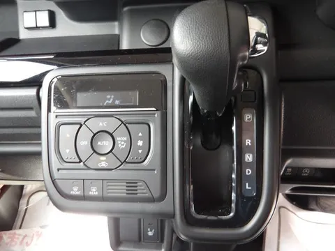 Suzuki Spacia Custom